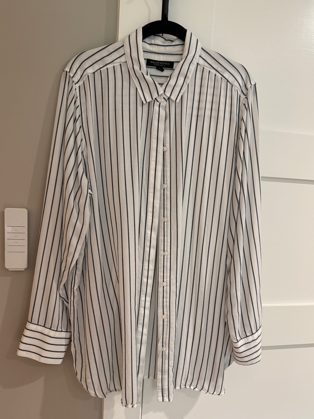 Banana Republic Parker Tunic Fit Viscose Gray and White Striped Shirt XL